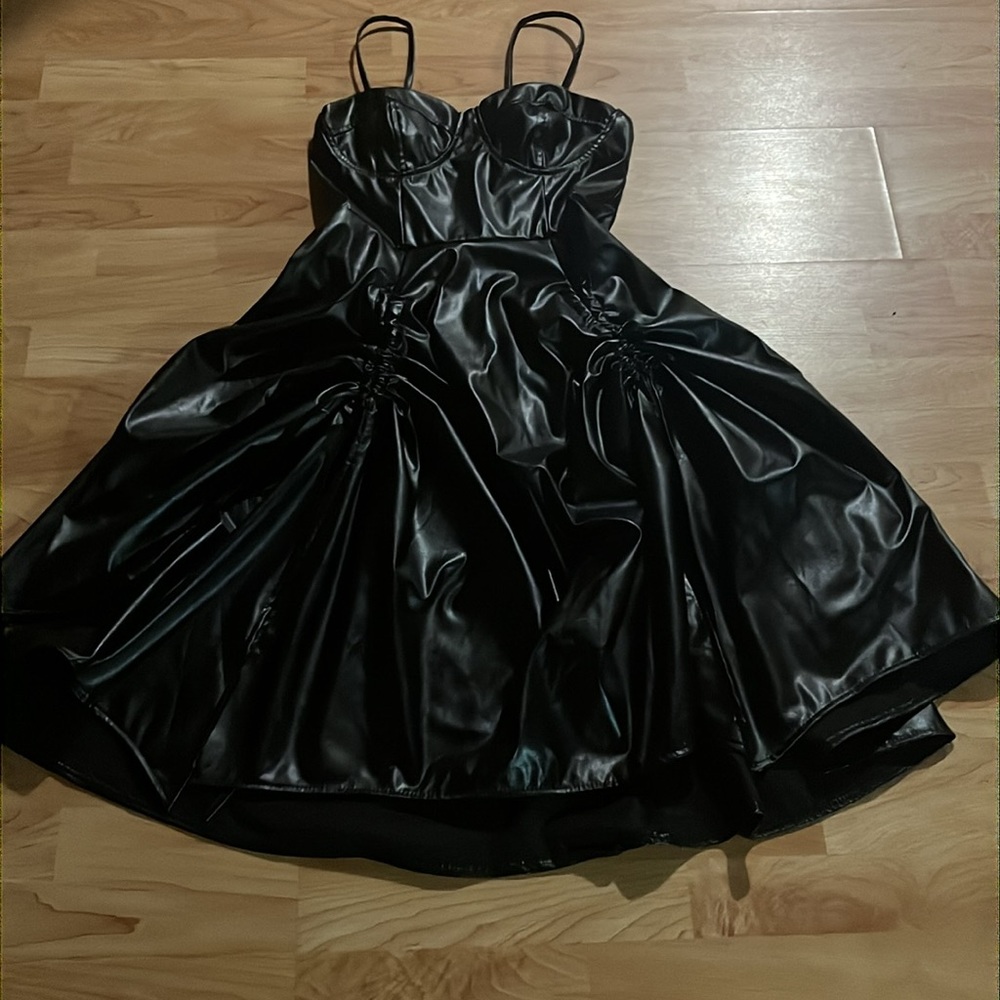 ‼️NWT‼️SHEIN Black Ruched Spaghetti Strap Corset Dress Size Small 4 - Picture 7 of 9